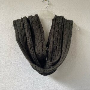 NWT! Aeropostale Forest green knit circle cozy scarf